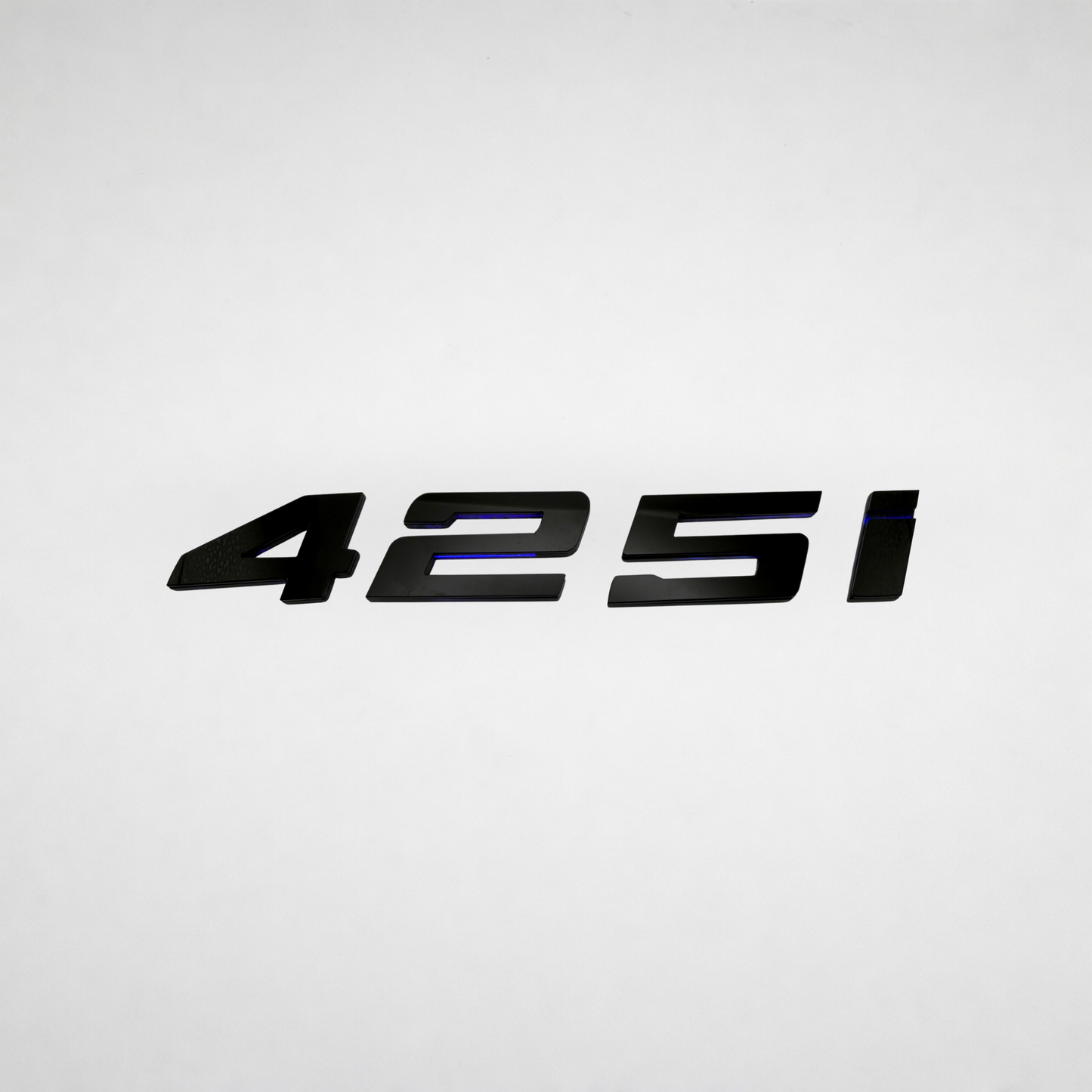 425i BMW Badge