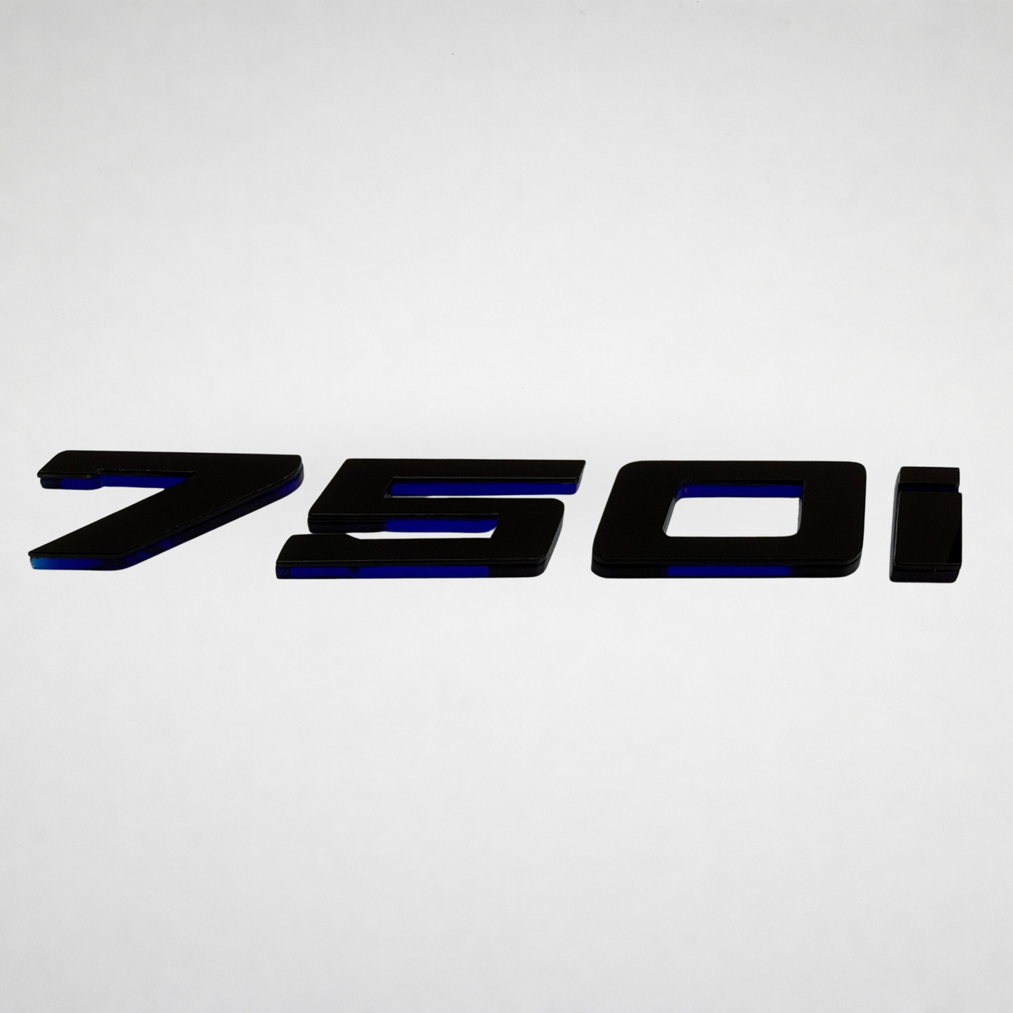 750i BMW Badge