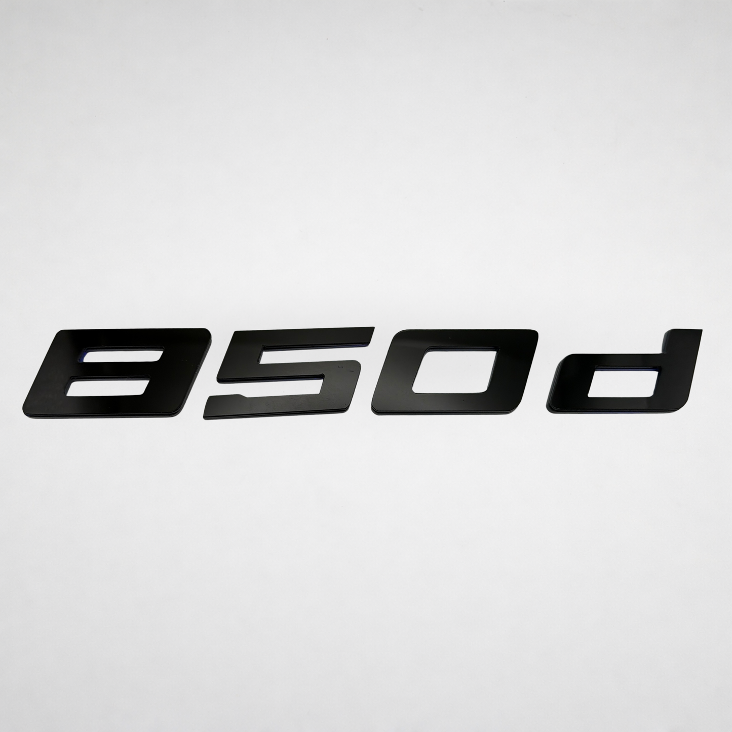 850d BMW Badge